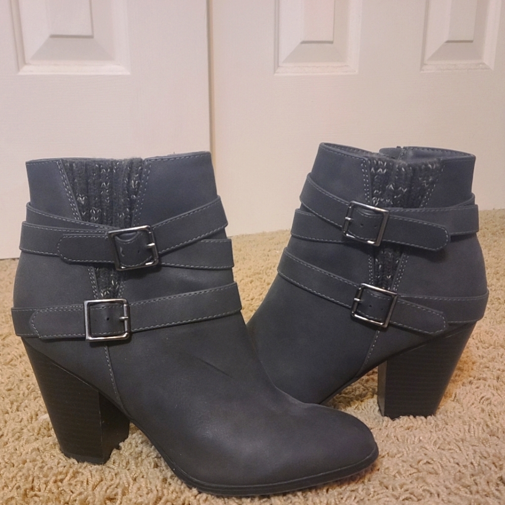 Womens heeled booties